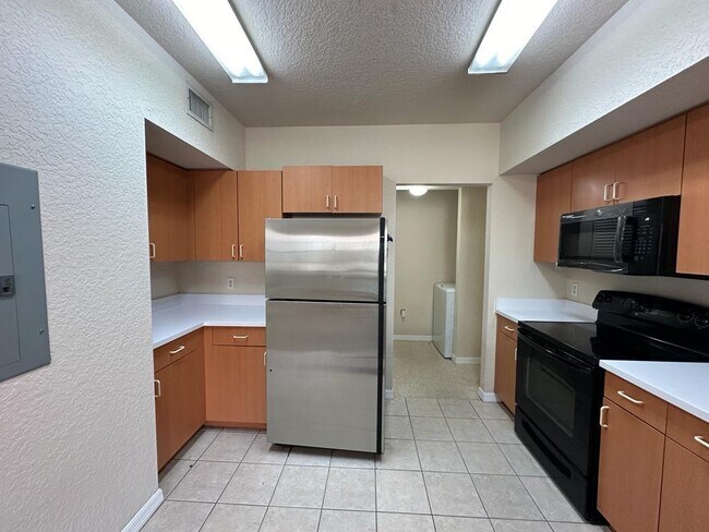 Building Photo - 1805 Belmont Ln