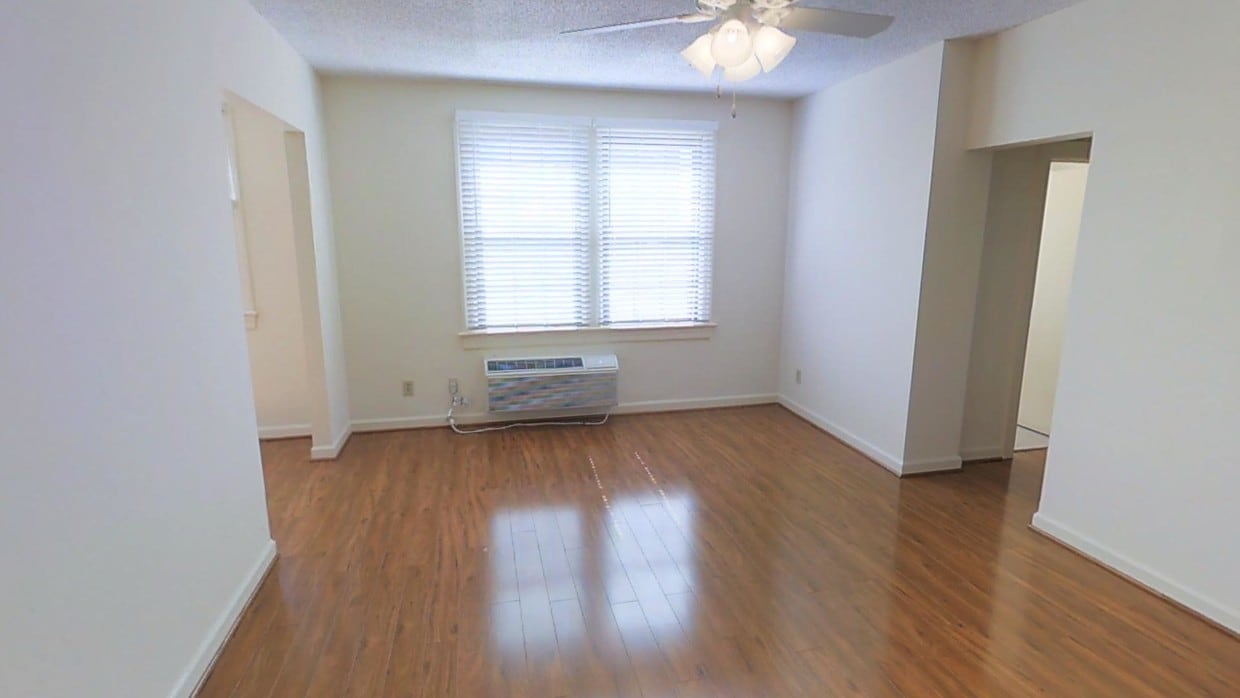 Photo - Connecticut Plaza Apartments