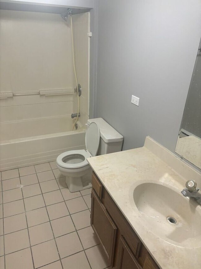 Foto del edificio - 17320 Ridgeland Ave
