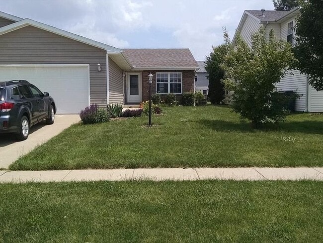 Building Photo - 604B Sunflower St