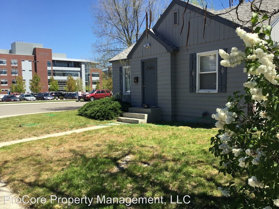 Primary Photo - 2 br, 1 bath House - 1202 S Michigan Ave