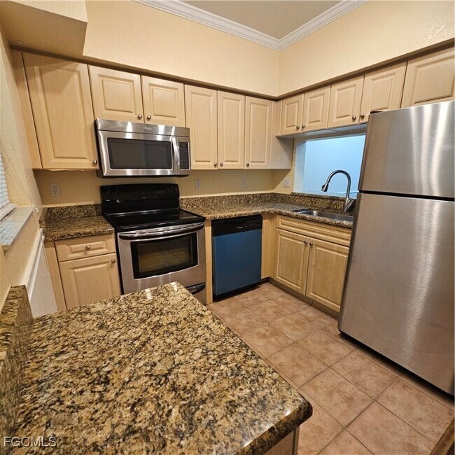 Foto del edificio - 8423 Bernwood Cove Loop