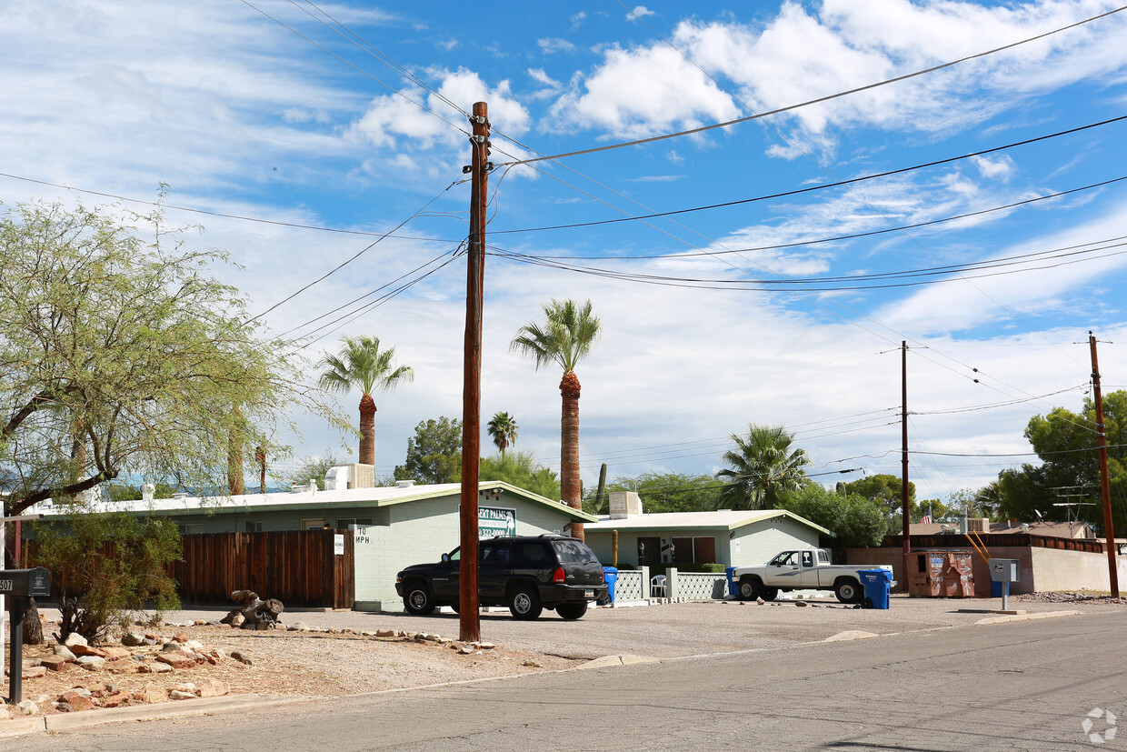 Building Photo - Desert palms