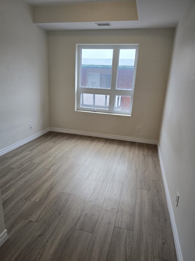 Photo du bâtiment - 716 Glen Forrest Blvd