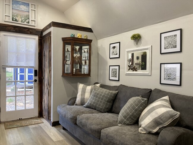 Foto del edificio - 2924 Richmond Way