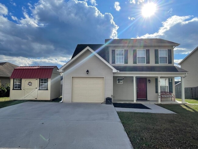 3 Bed / 2.5 Bath Home with Fenced Backyard, Garage & Extra Storage - 3 Bed / 2.5 Bath Home with Fenced Backyard, Garage & Extra Storage