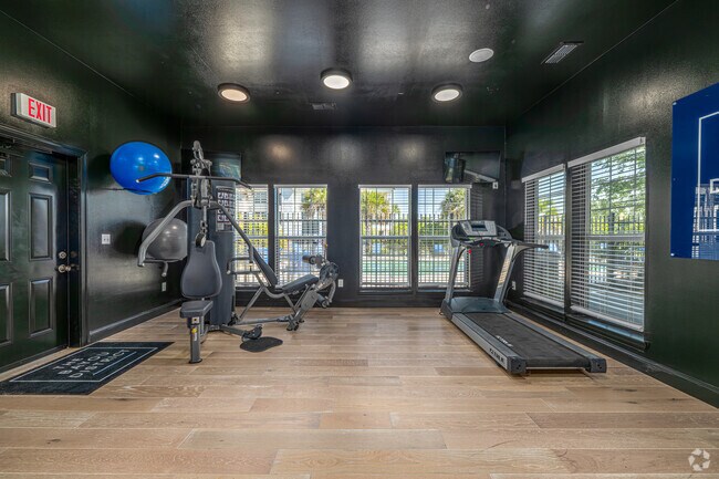 Gimnasio - The Bayou District
