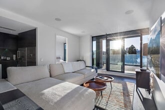 Building Photo - 1601 Quebec St