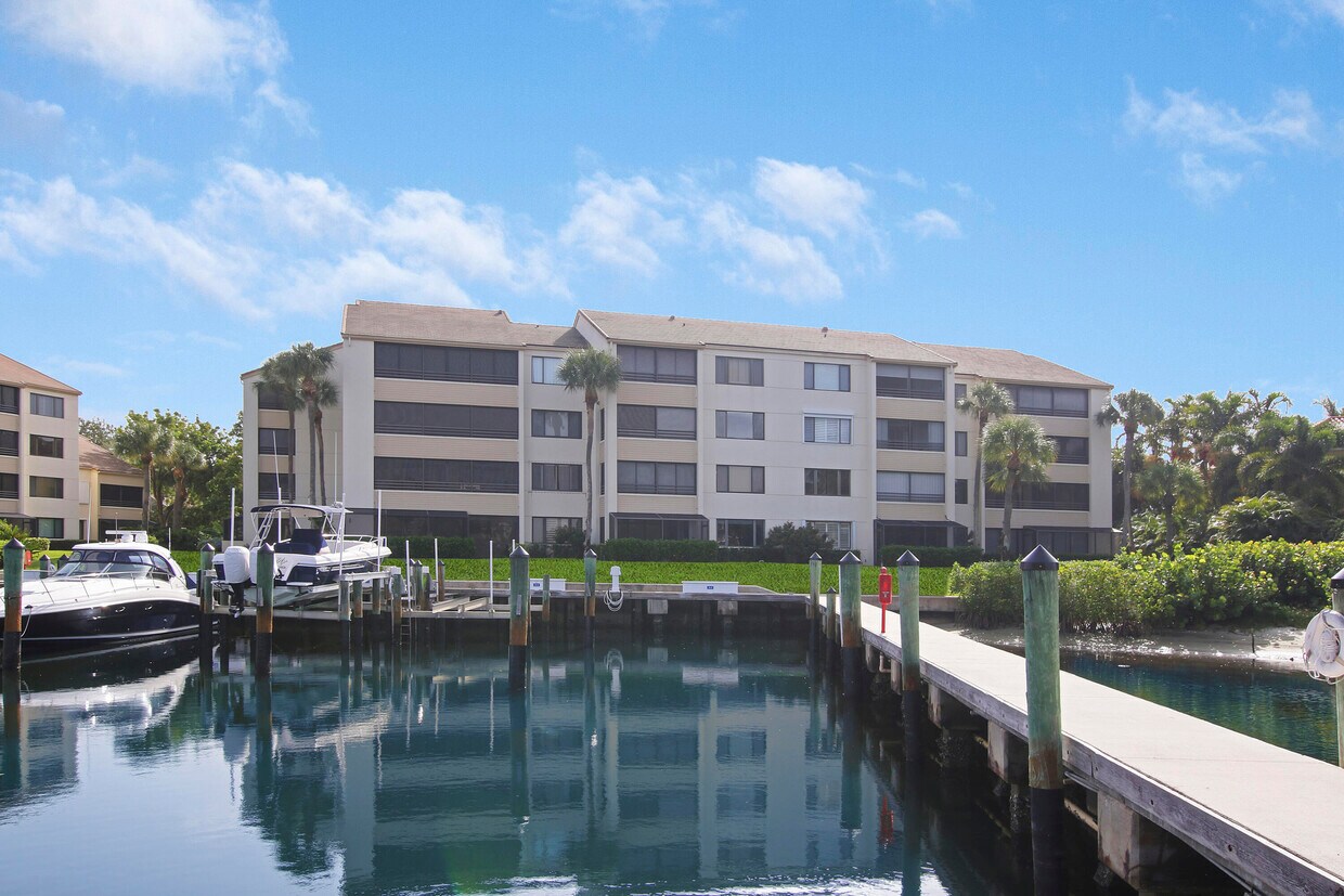 923 Oak Harbour Dr Unit 923, Juno Beach, FL 33408 Condo for Rent in Juno Beach, FL