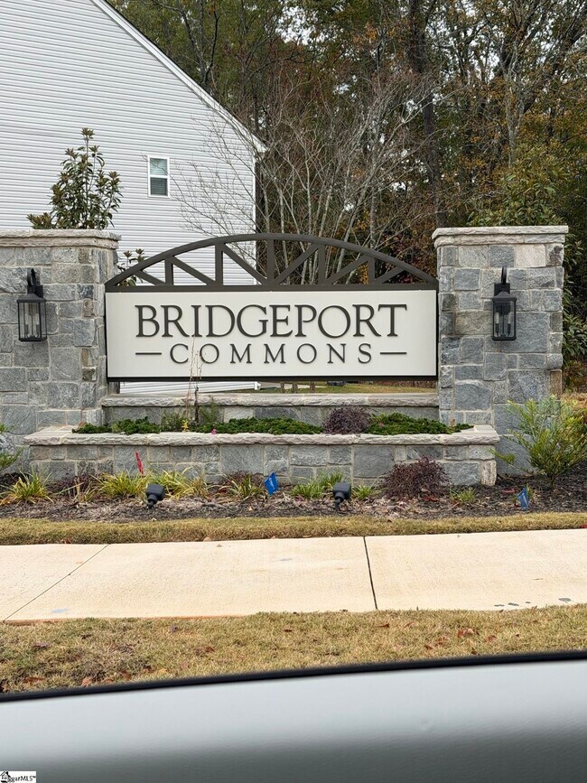 Building Photo - 139 Gervais Cir