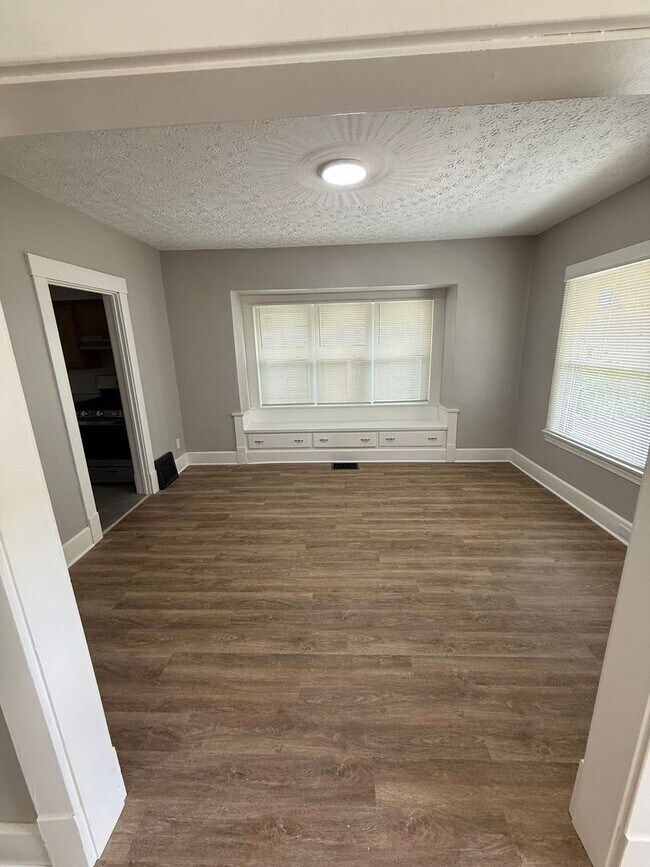 Foto del edificio - Completely remodeled 3 Bedroom 2 Story Homes for Rent