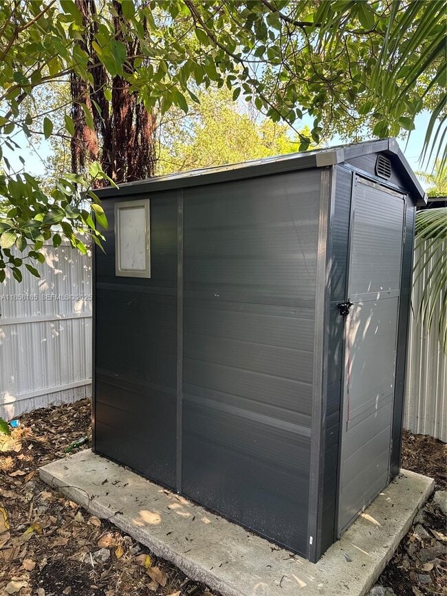 Foto del edificio - 2730 NW 44th St