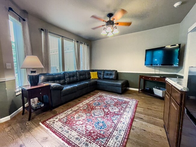 Building Photo - Jackson Creek Suite: Fully furnished charm...