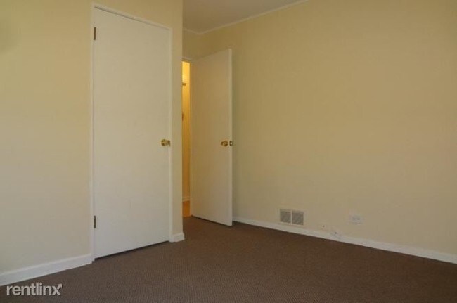 Building Photo - 3 br, 1 bath House - 11041 S Keeler Ave