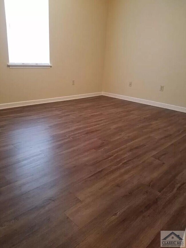 Foto del edificio - 233 Windy Hill Way