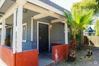 Building Photo - 697 Santiago Ave