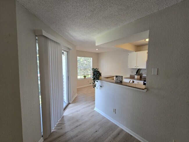 Foto del edificio - Charming 1 Bed 1 Bath in I District of Orl...