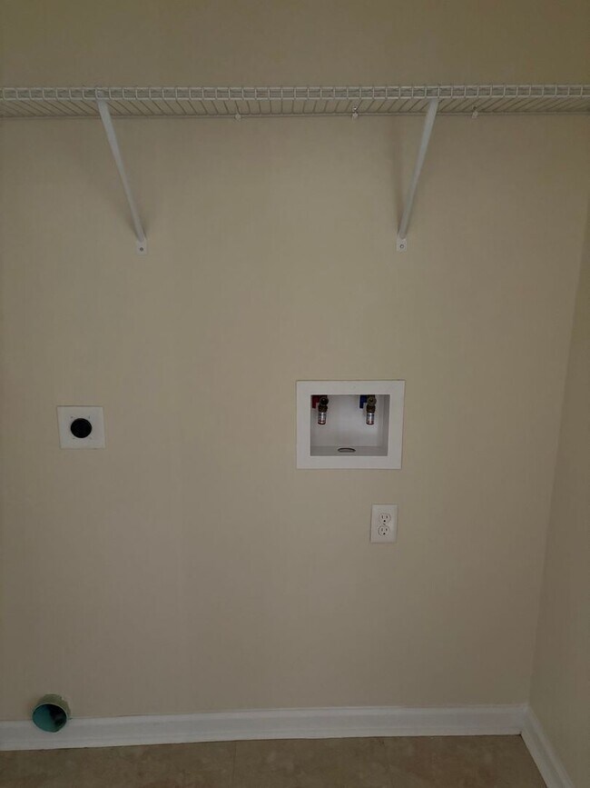 Building Photo - 1231 Ball Park Ave NE