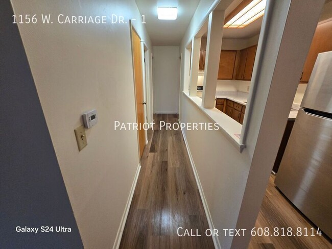 Foto del edificio - 2 bedroom/ 1 bath apartment in Whitewater, WI