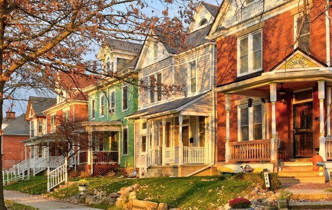 Foto del edificio - 220 N Monroe Ave