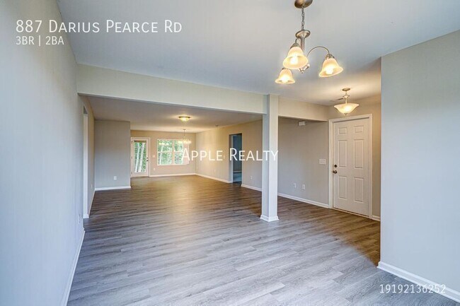 Foto del edificio - 887 Darius Pearce Rd
