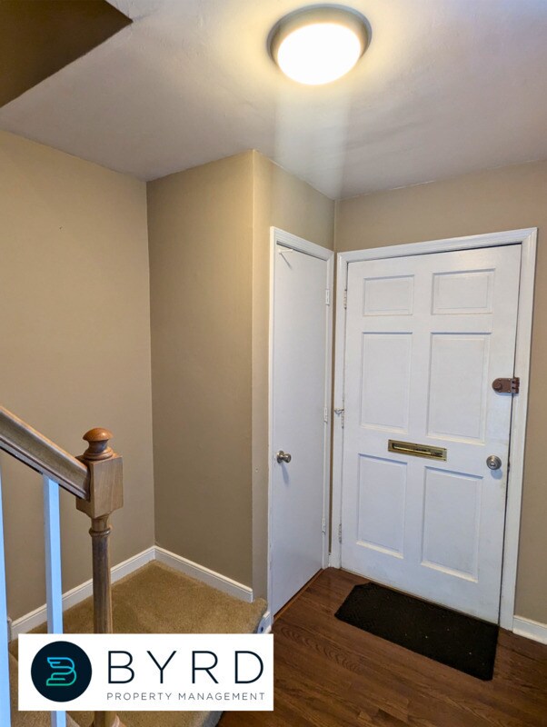 Building Photo - 2249 Cresthaven Ct