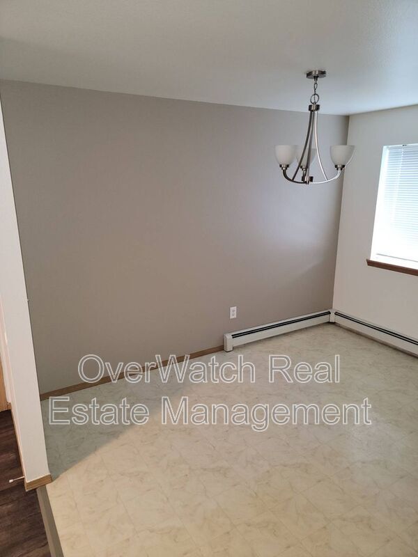 Building Photo - 3405 Oregon Dr