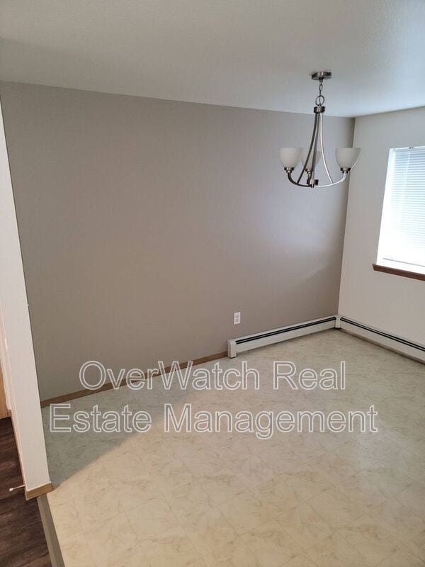 Building Photo - 3405 Oregon Dr