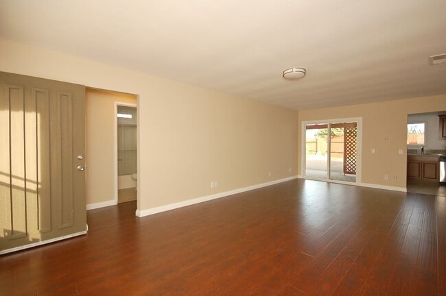 Building Photo - Cozy 2 Bed 1 Bath in the Peacock Hills 55+...