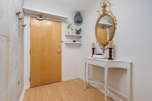 Photo du bâtiment - 388 Richmond St W