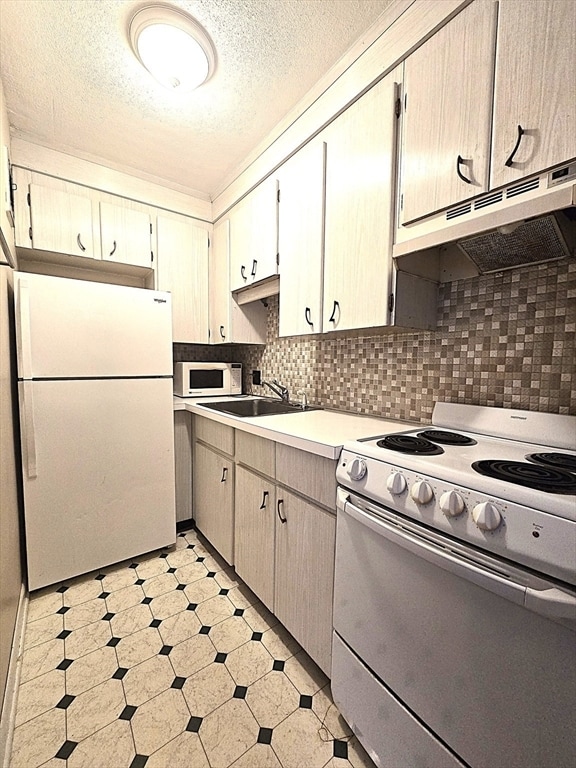 Building Photo - 200 Kelton St