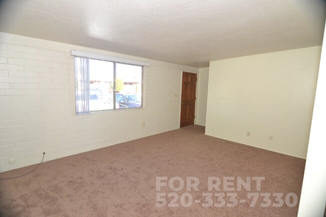Foto del edificio - 3908 N Pomona Rd