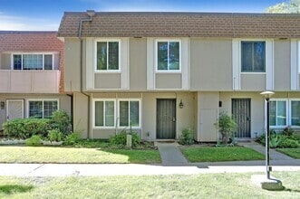 Building Photo - 8860 La Riviera Dr