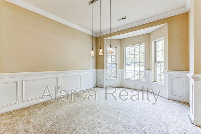 Foto del edificio - 7450 Sedgebrook Dr W