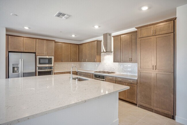 Building Photo - 2064 Baker Ct