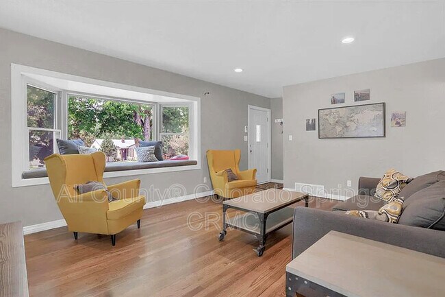 Foto del edificio - 723 N Logan Ave