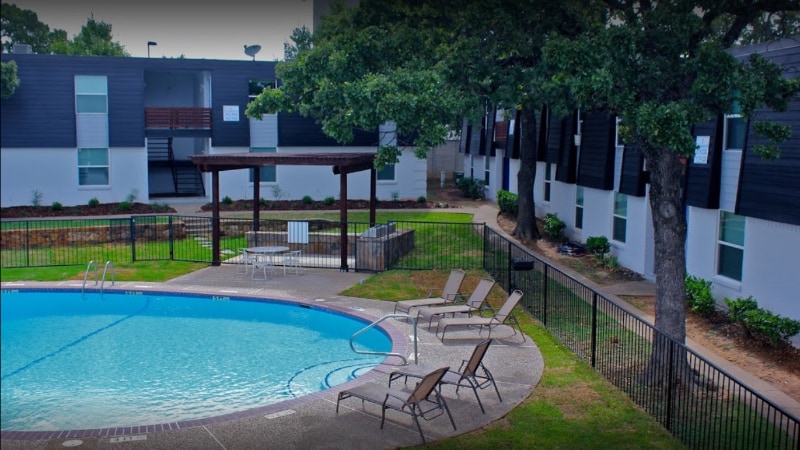 Photo - 531 Bedford Rd (Bedford, TX)