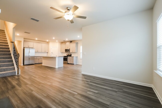 Building Photo - 5825 Hackberry Ln
