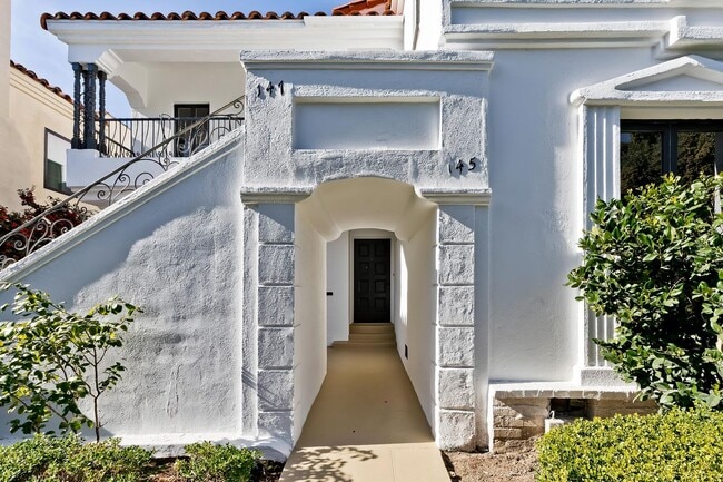 Building Photo - Clarkhill Residences LLC - 145