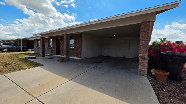 Foto del edificio - 4657 E Covina St