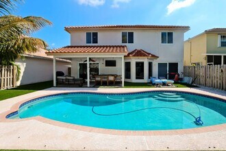 Building Photo - 3149 NW 71st Ave