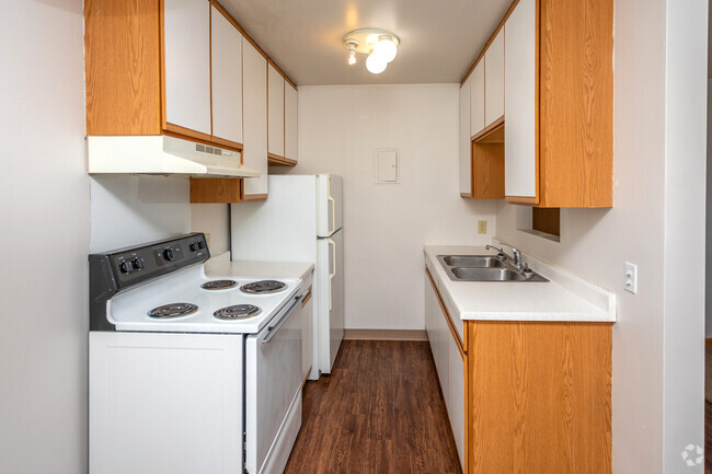 1BR, 1BA - 726SF - Cedarview Commons