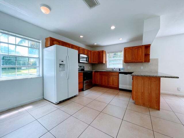 Foto del edificio - 23170 Floralwood Ln