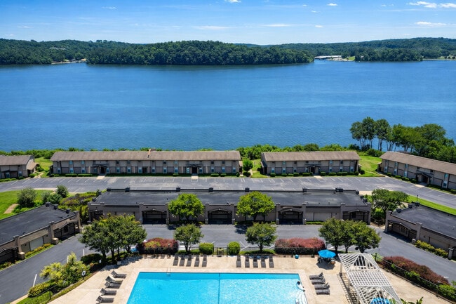 Building Photo - Reserve At Lakeshore