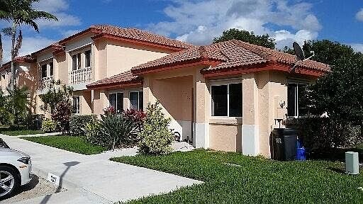 Foto del edificio - 707 NW 208th Dr
