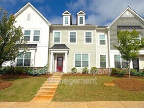 Building Photo - 15708 Country House St