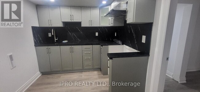 Building Photo - 2117 Coppermine St