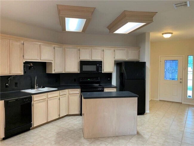 Building Photo - 7922 Impala Dr