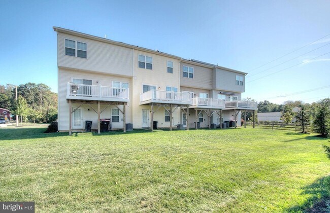 Building Photo - 58 Iron Gate Rd