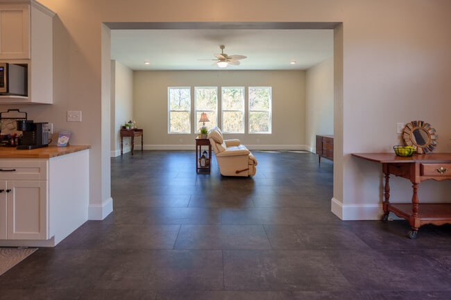 Building Photo - 60 Madison Dr